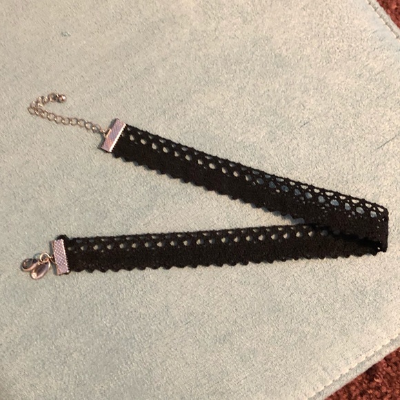 Chokers - Picture 5 of 5